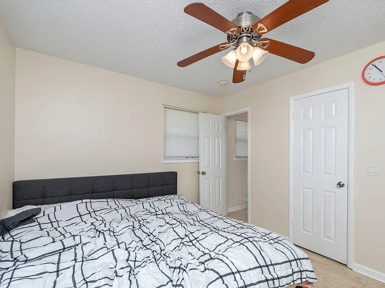 170 Sidney Ave — Photo 16