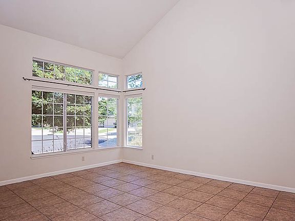 4th image of 108 Amethyst Ct
