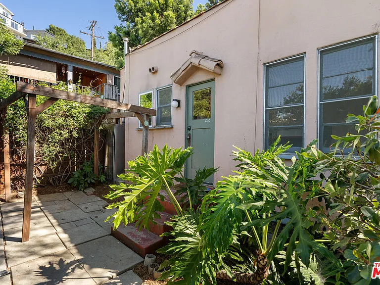 4018 Berenice Ave — Photo 2