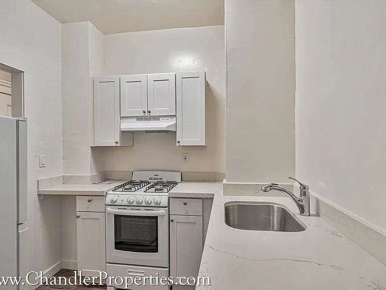 729 Leavenworth St — Photo 7