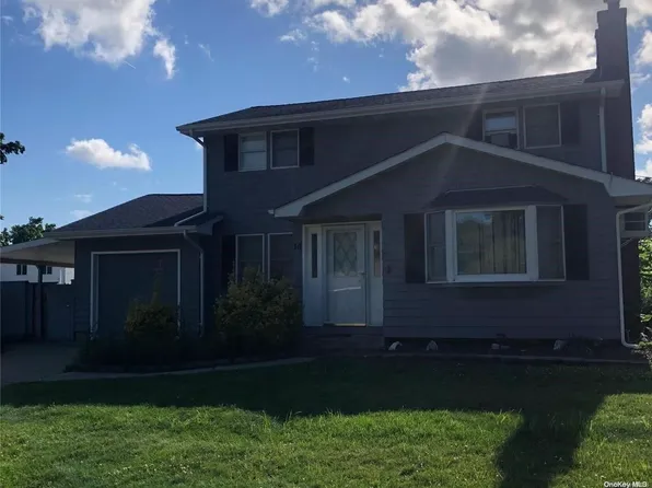 14 Galaxie Lane, Selden, NY 11784