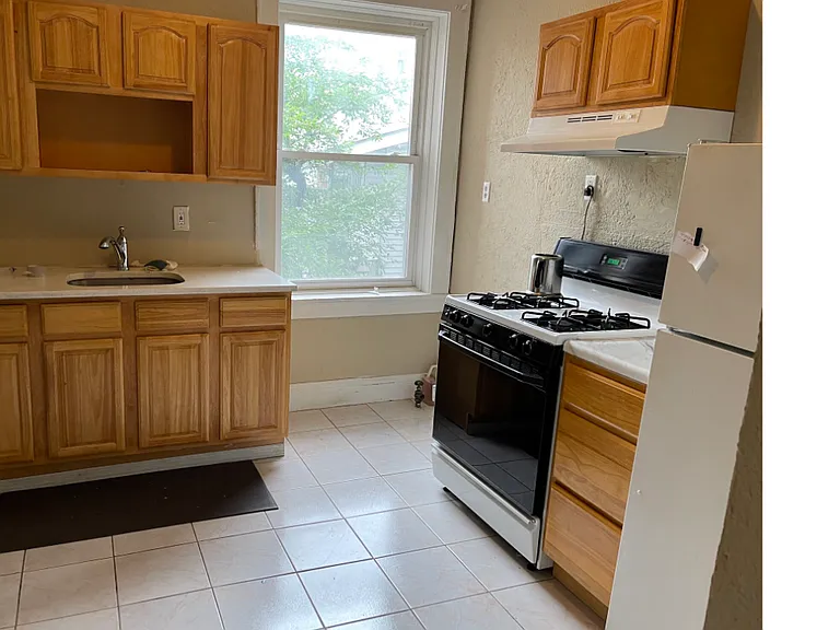 328 N 12th St #10 — Photo 1
