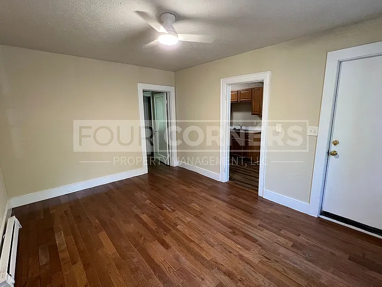 408 N Guthrie Ave — Photo 2