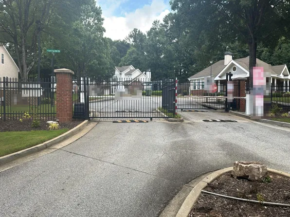 2486 Laurel Cir NW, Atlanta, GA 30311