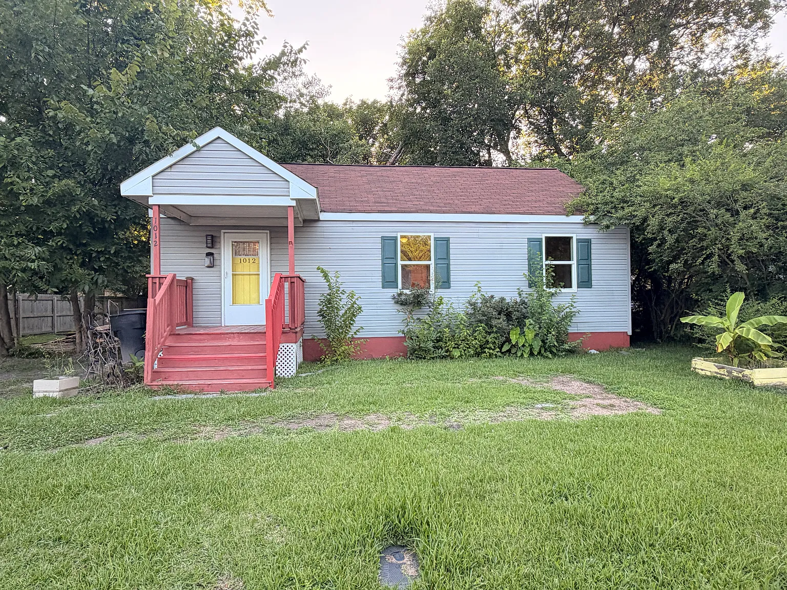 3 bed, 1200 sqft, $2,000 — Photo 1