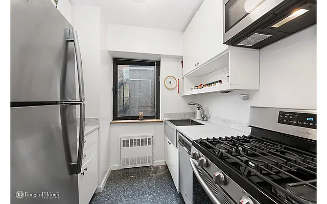 Rented by Douglas Elliman | media 7