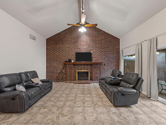 4th image of 2723 Canyon Oaks Ct