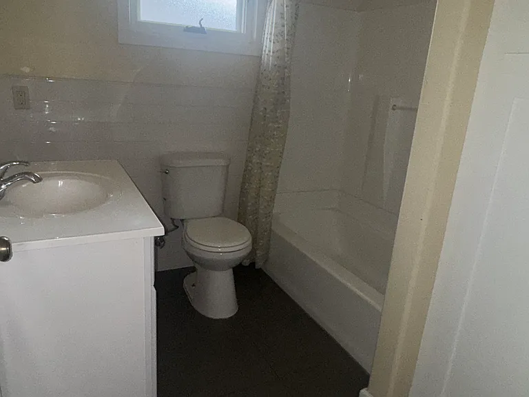 106 N Milpas St — Photo 4