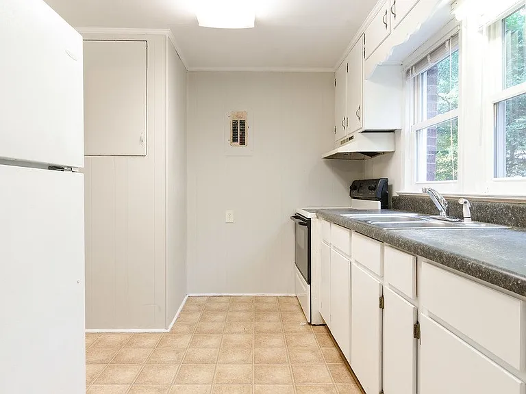 1233 Cheshire Ave — Photo 9