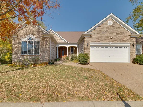 2148 Hawks Landing Dr #E, Lake Saint Louis, MO 63367