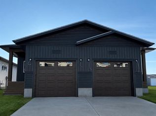 85 S Gray Close, Sylvan Lake, AB T4S0W4