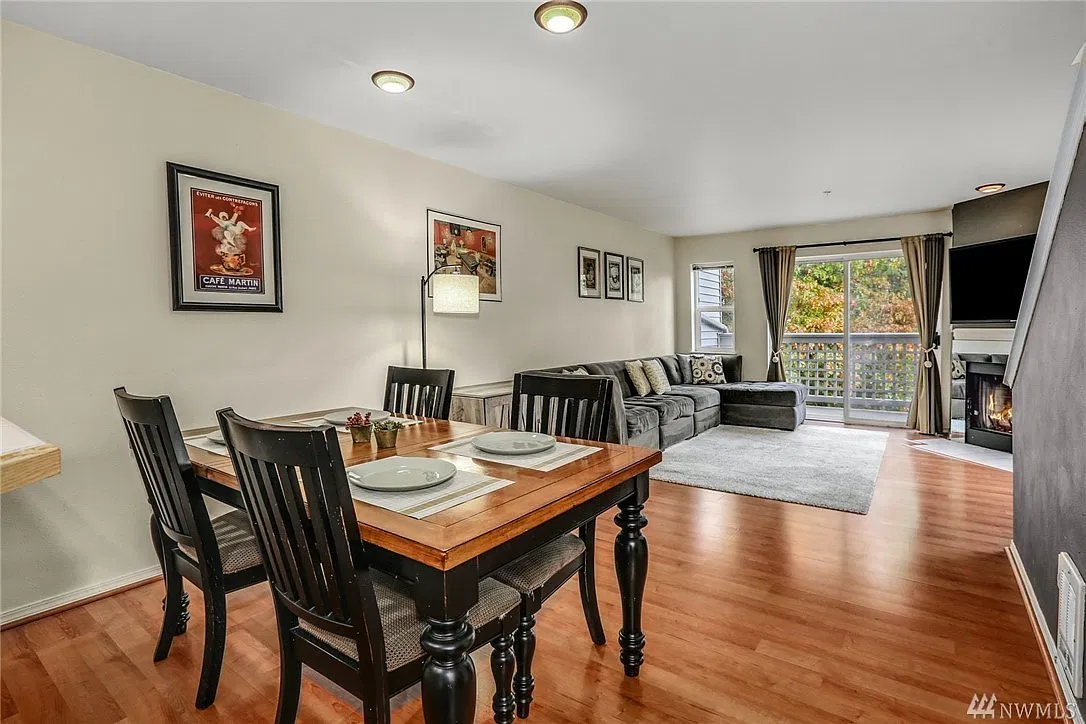 15805 Waynita Way NE — Photo 2