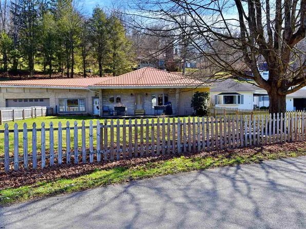 1224 Maple Lake Rd, Bridgeport, WV 26330