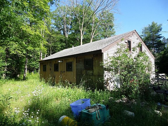 2nd image of 30 River Rd