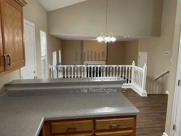 10564 Village Lndg — Photo 4