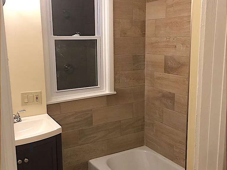 Newly Remodeled 2nd Floor Bathroom