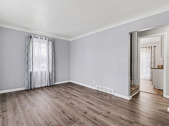 3rd image of 26645 Pembroke Ave