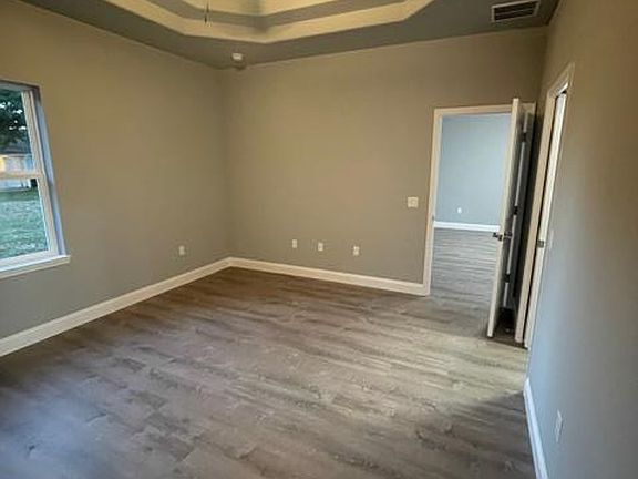 3rd image of 79 Lynbrook Dr #10917168