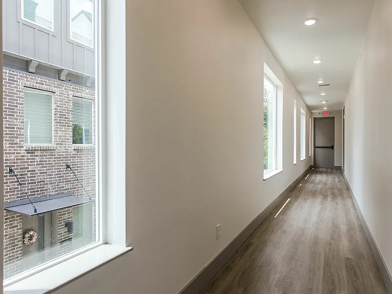 4001 Roseland Ave — Photo 101