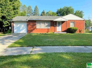 14 N Windsor Cir, Storm Lake, IA 50588