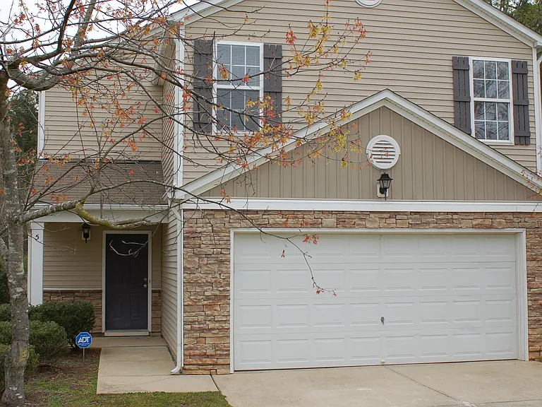 5 Bellmore Ct — Photo 16