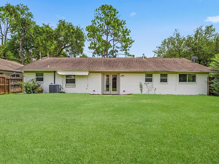 11102 Endicott Ln — Photo 29