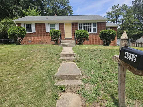 4212 Holcombe Rd Photo 1