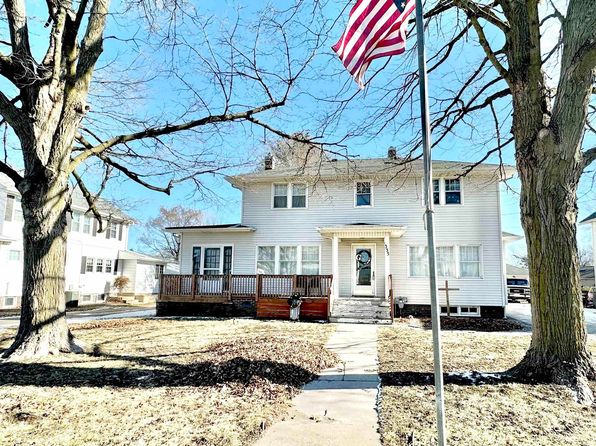 335 S Main St, Roseville, IL 61473