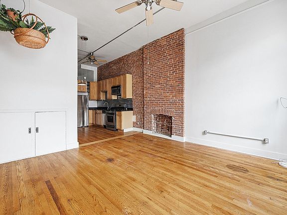 5th image of 332 E 116th St APT 2