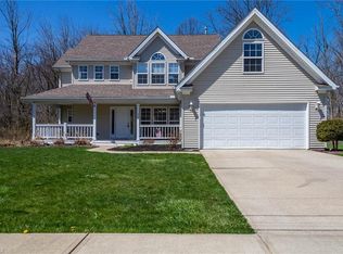 942 Devonshire Dr, Sheffield Lake, OH 44054