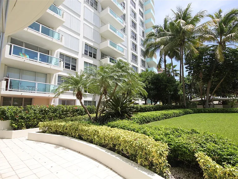 5151 Collins Ave #933 — Photo 27
