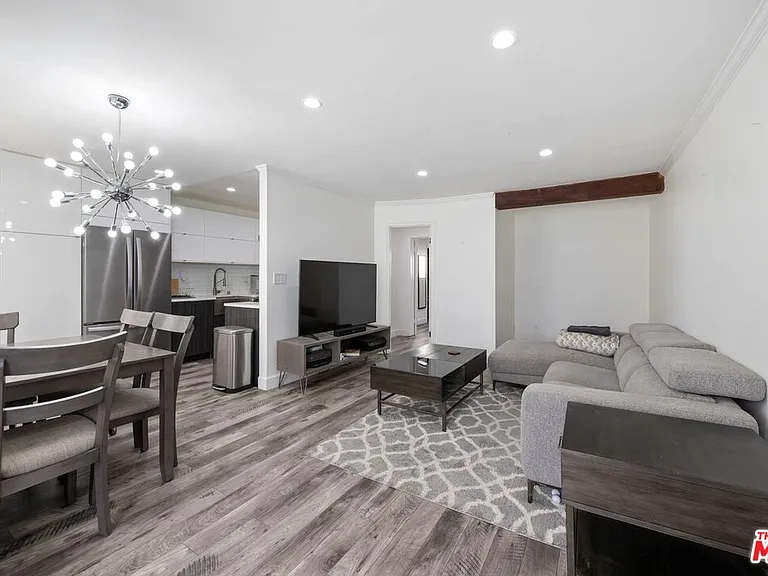 12735 Caswell Ave #4 — Photo 2