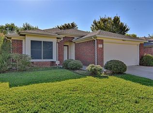 5711 Colebrook Trl, Arlington, TX 76017
