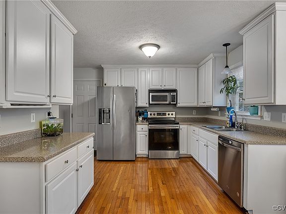 5th image of 9821 Kingsrock Ln