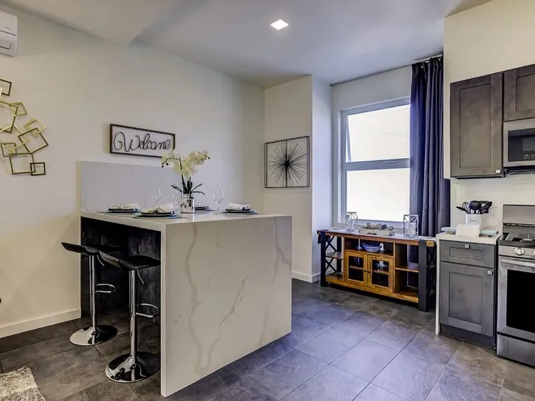 2335 Market St — Photo 6