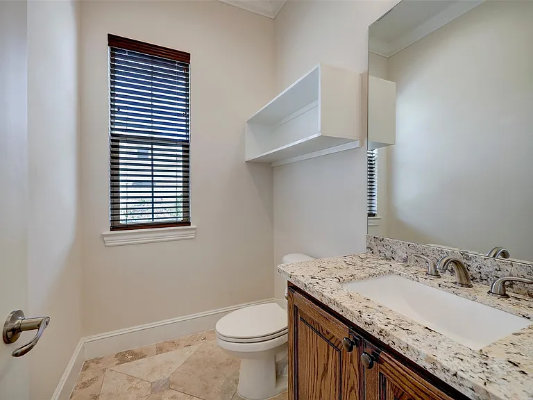 2401 Radcliffe St — Photo 11