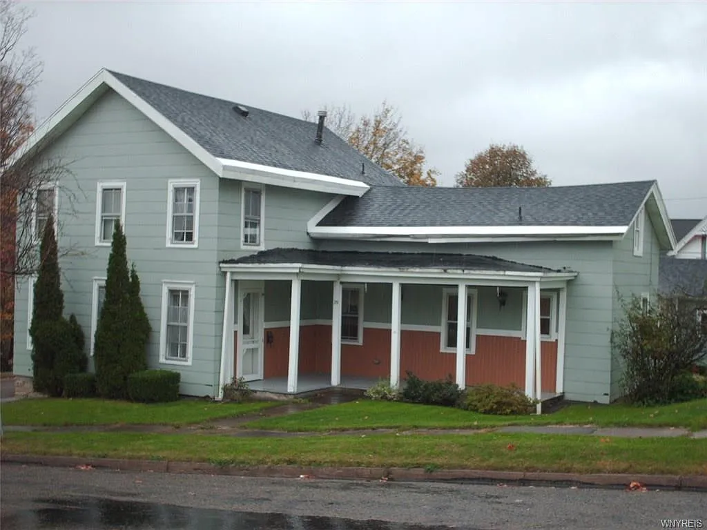 29 Waverly St photo 1