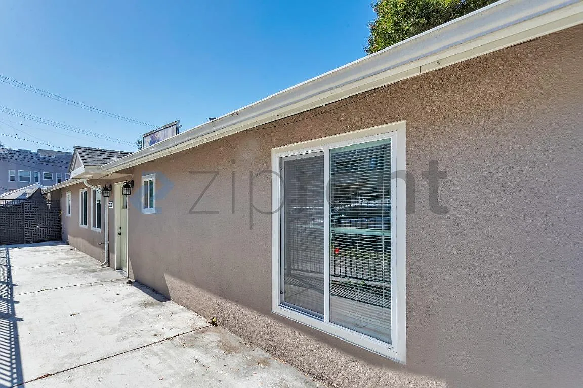 3 bed, 1300 sqft, $2,900 — Photo 3