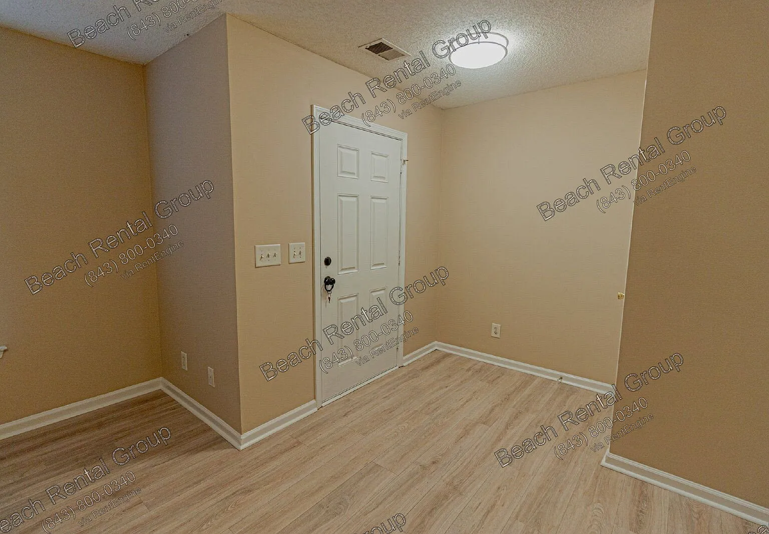 2 bed, 2.5 bath, 1400 sqft, $1,700 — Photo 3