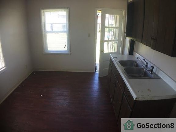 3rd image of 952 N Central Dr