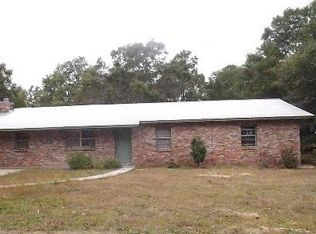 159 Lake Cir, Defuniak Springs, FL 32433