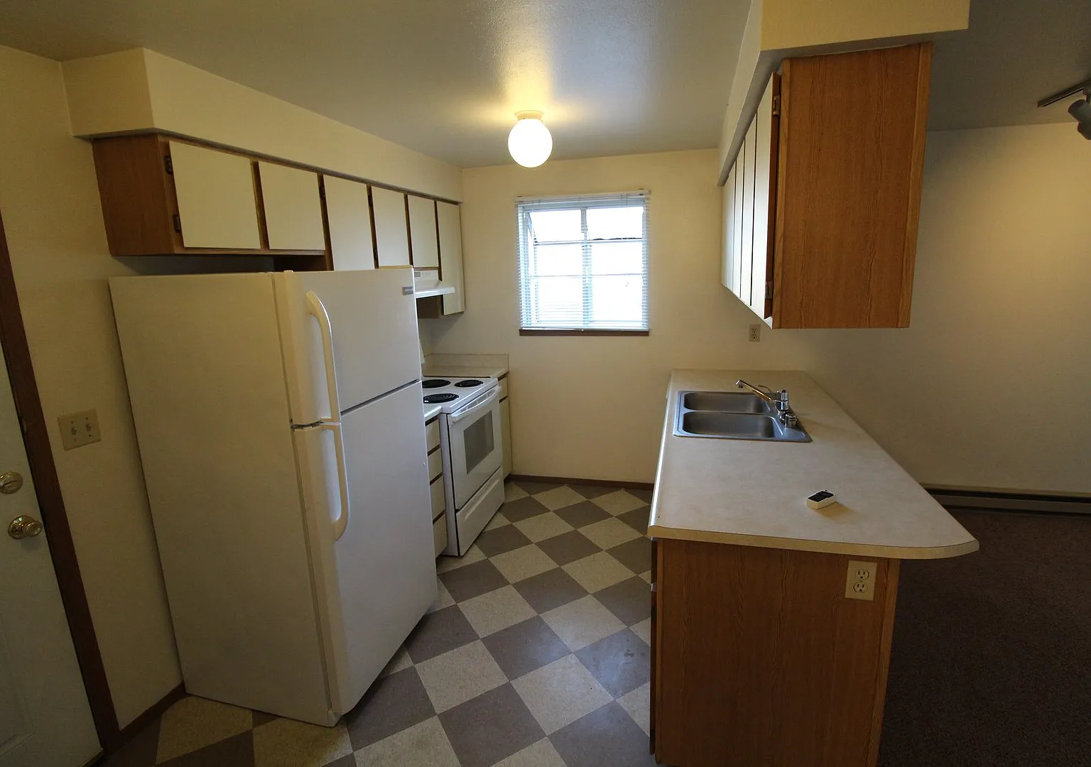 Pineridge Apartments — Photo 3