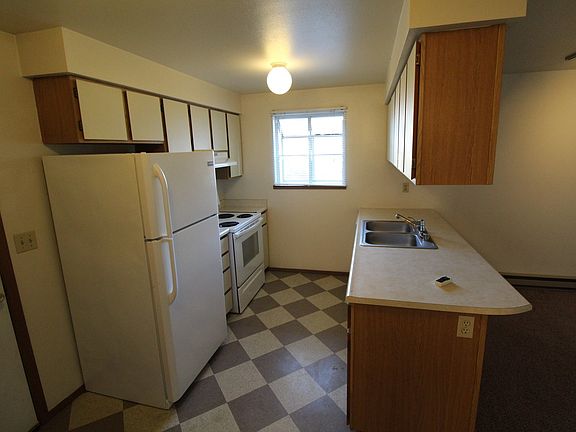 3rd image of 10 E Pineridge Ct APT 17