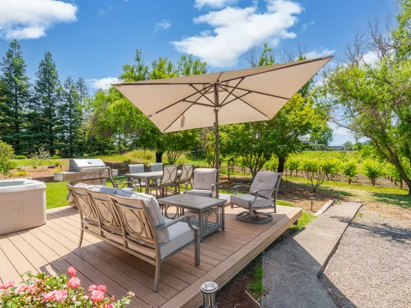 725 Lytton Station Rd, Healdsburg, CA 95448