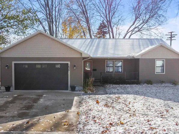 1434 Schumaker St, Port Huron, MI 48060