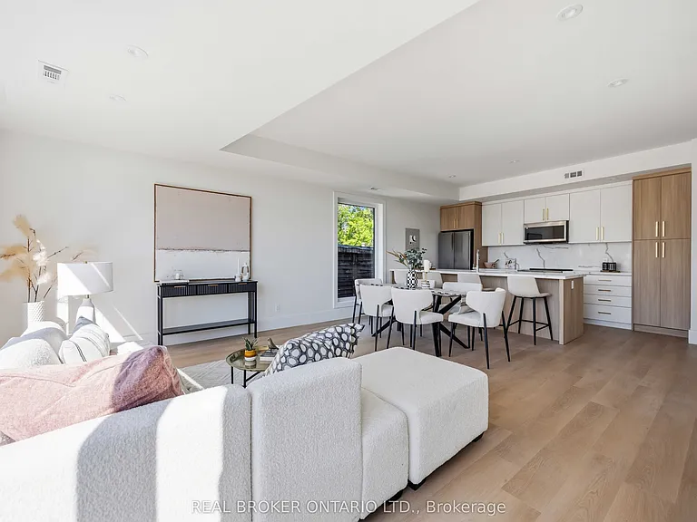 102 Boultbee Ave #B — Photo 17