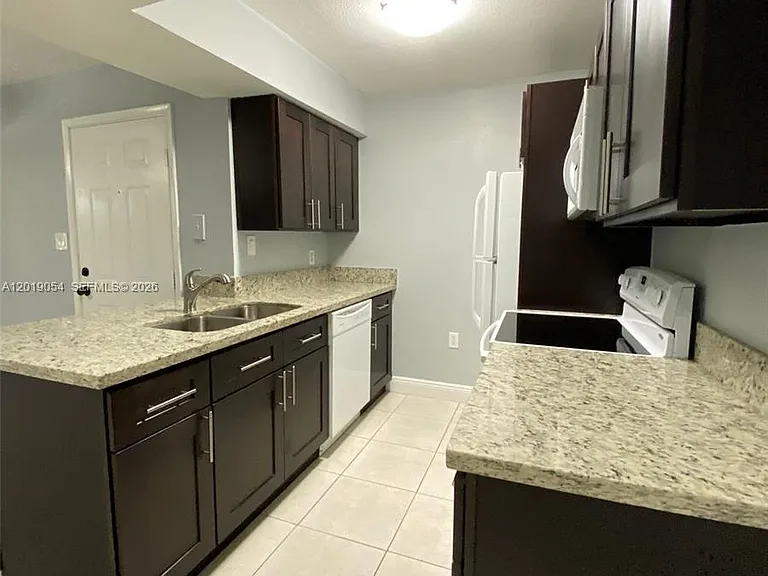 15551 SW 104th Ter #8111 — Photo 3