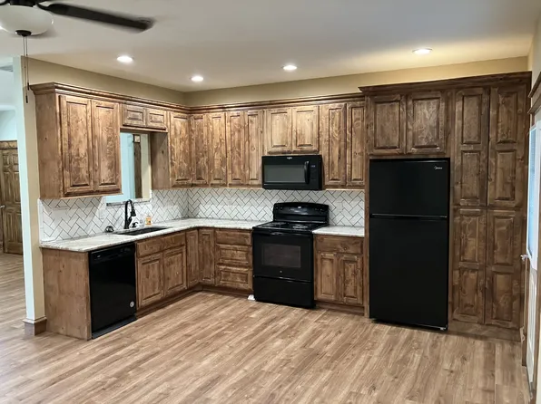 1704 E Downing St, Tahlequah, OK 74464