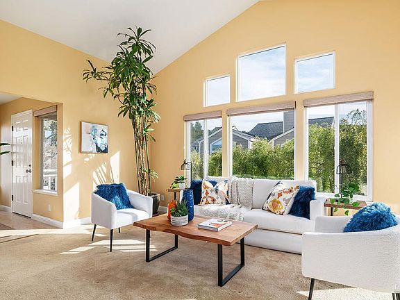 4th image of 38 Creekside Court