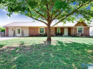 216 Silverwood Ln, Hazel Green, AL 35750